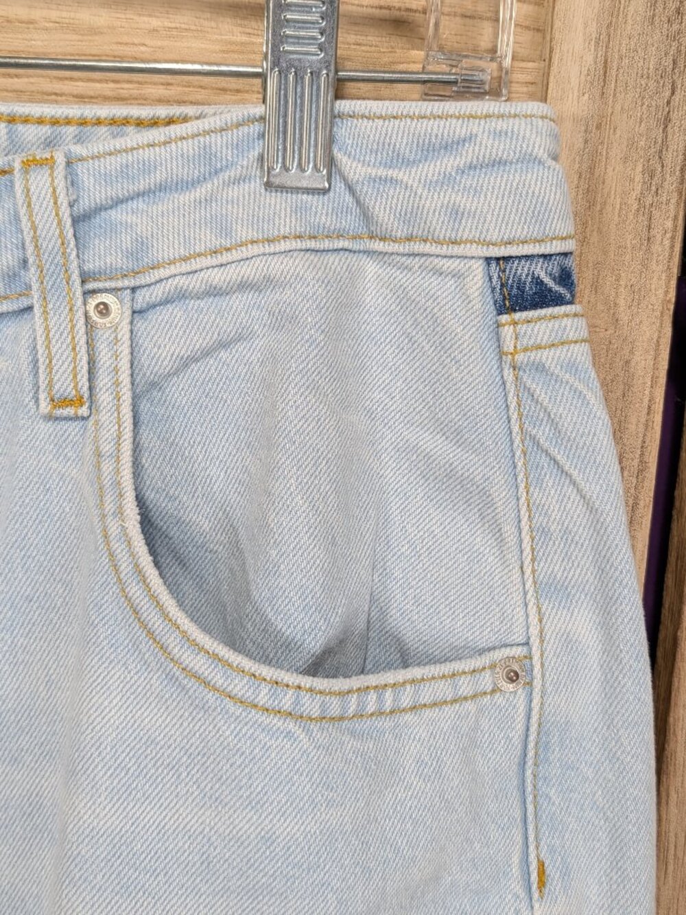 Forever 21 Premium Light Blue Two-Tone Distressed Women’s Jeans Size 26 - Picture 3 of 13